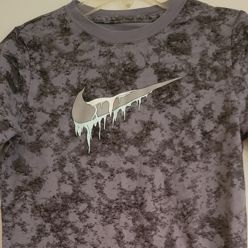 Boys Nike tee